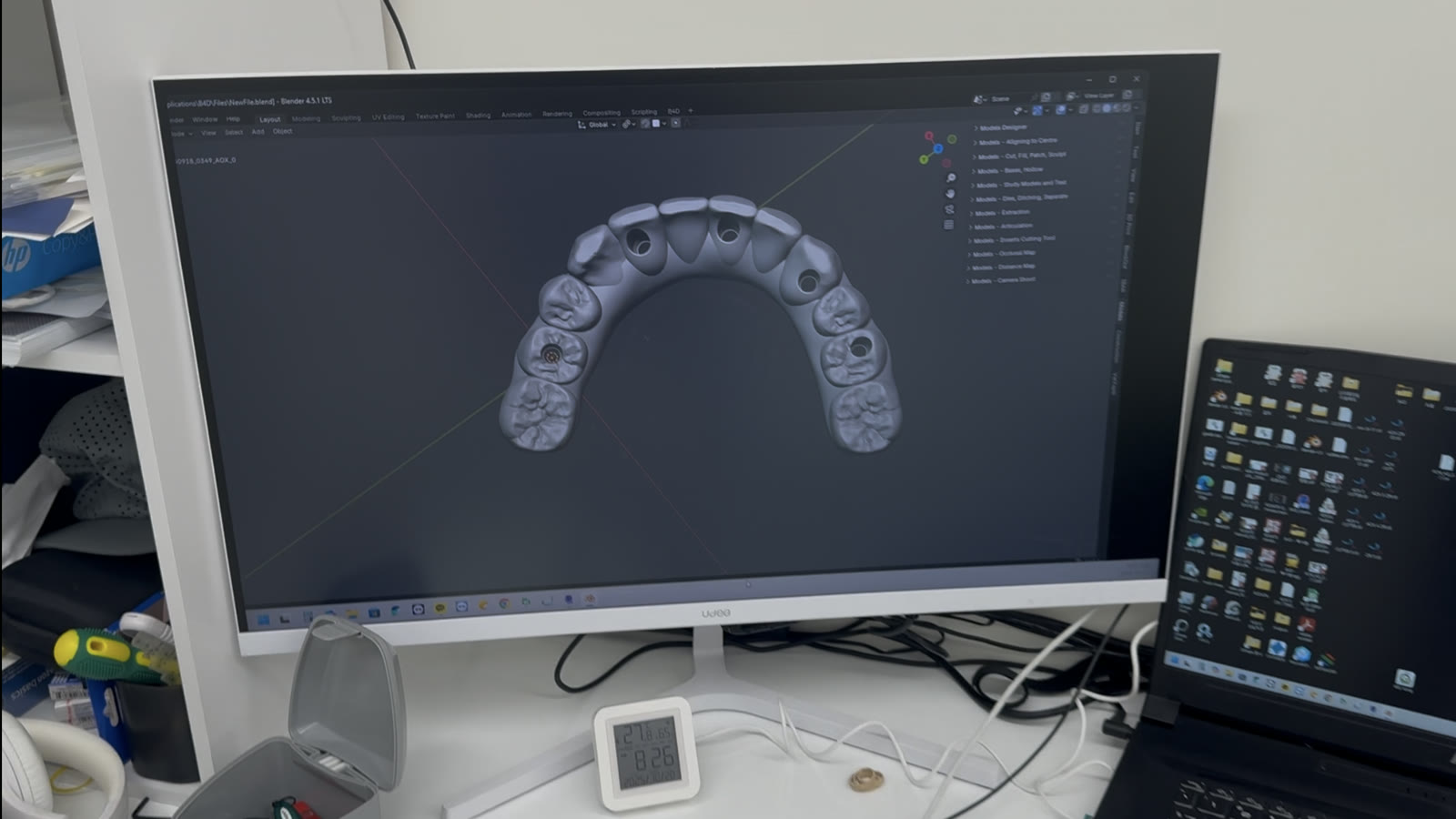 Full-arch case being designed in Blender for Dental CAD software